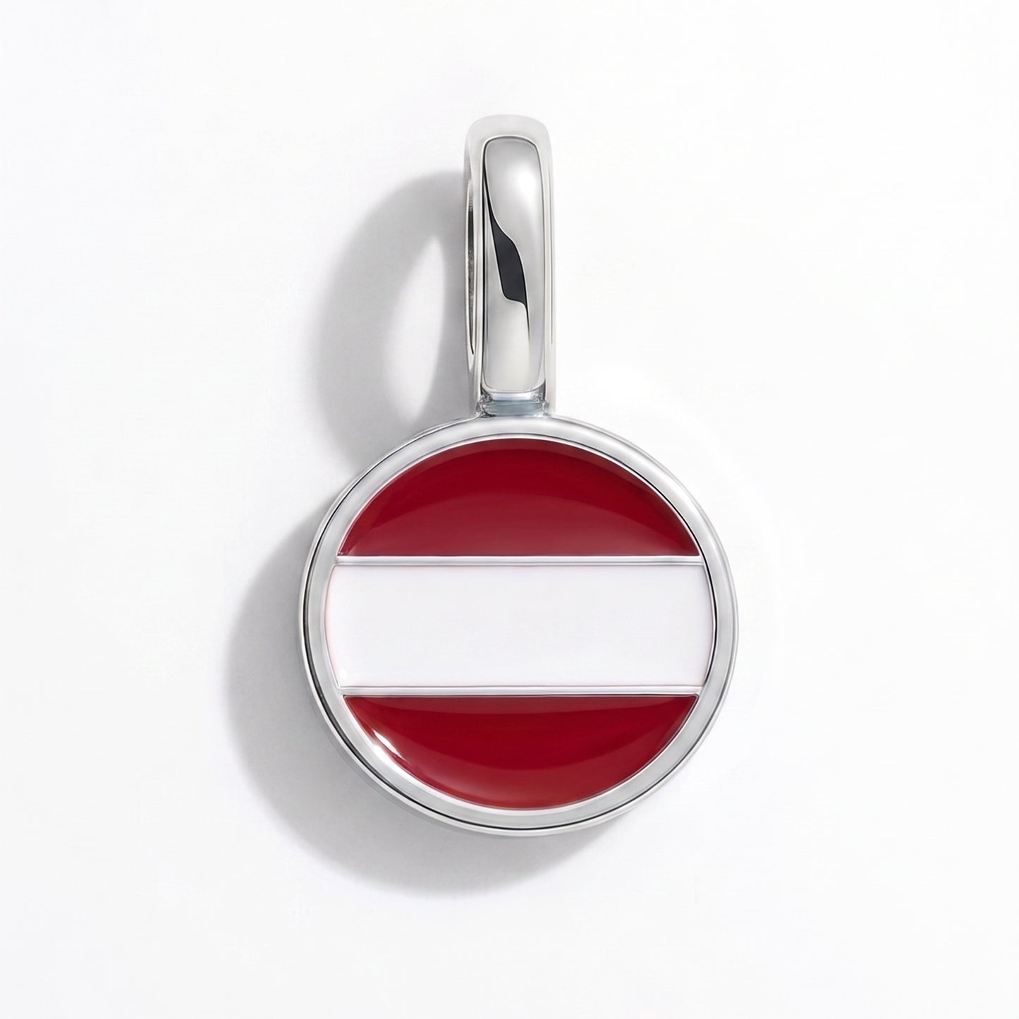 Charm bandera Letonia – redonda plata