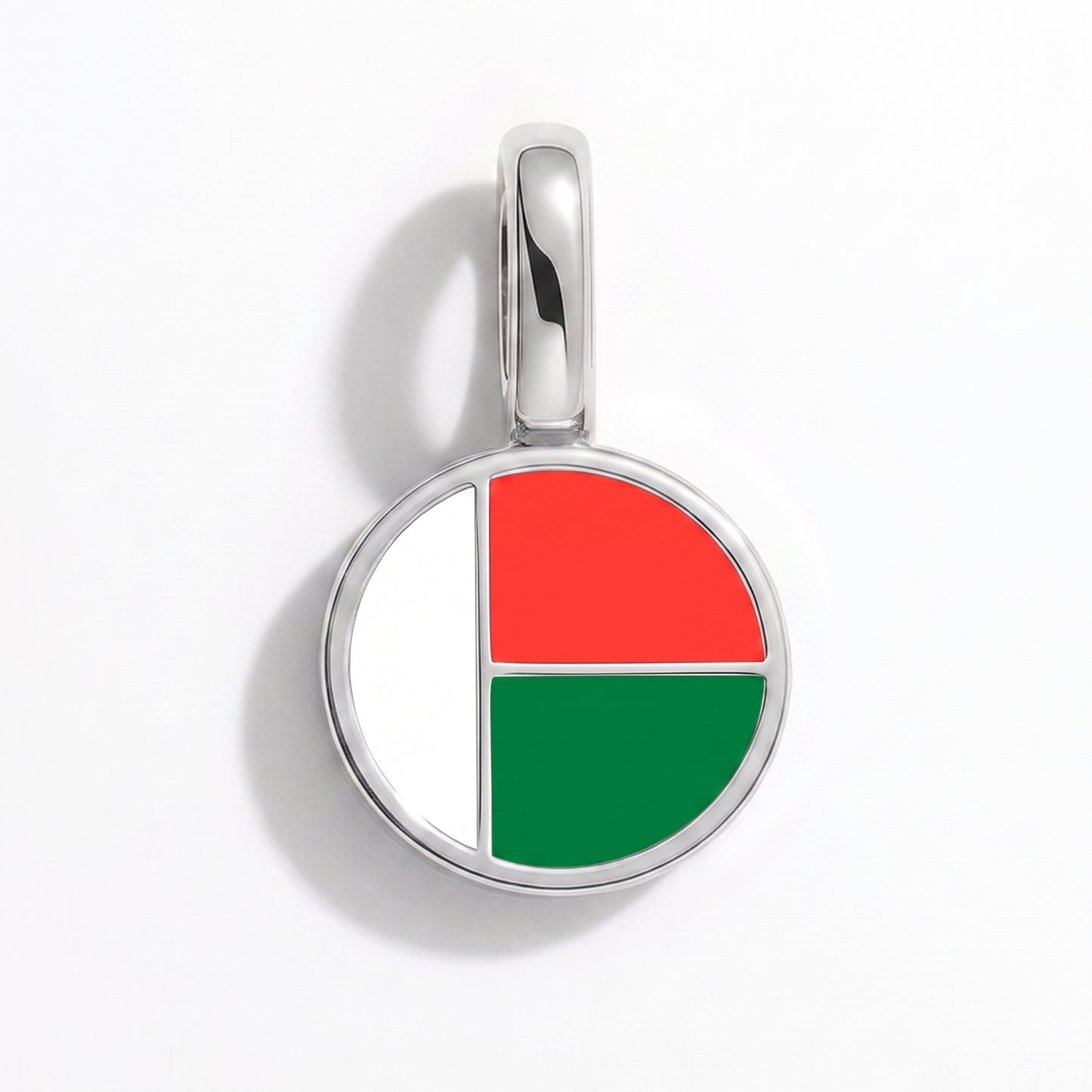 Charm bandera Madagascar – redonda plata