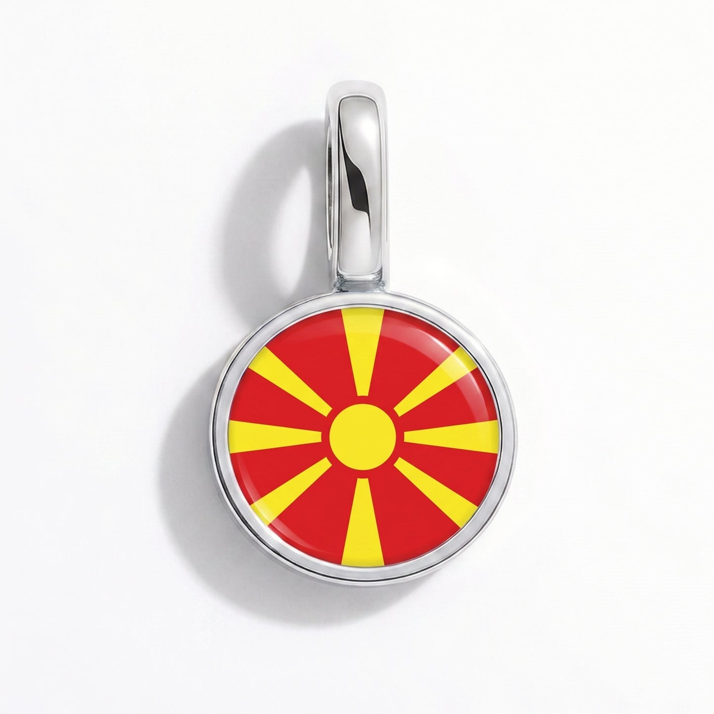 Charm bandera Macedonia del Norte – redonda plata