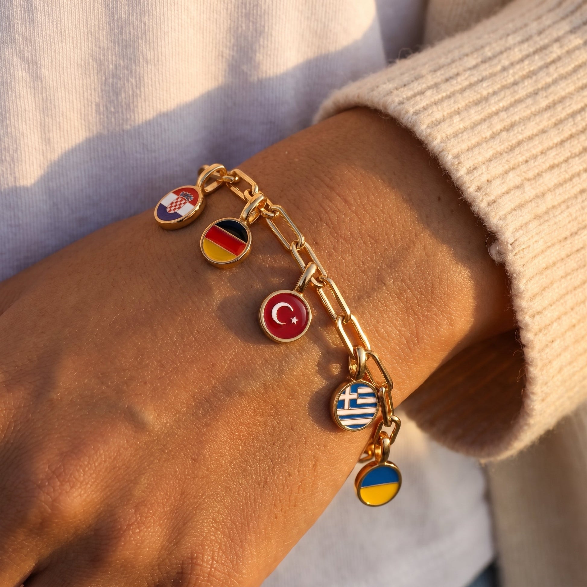 Pulsera con Charms de Países – Oro